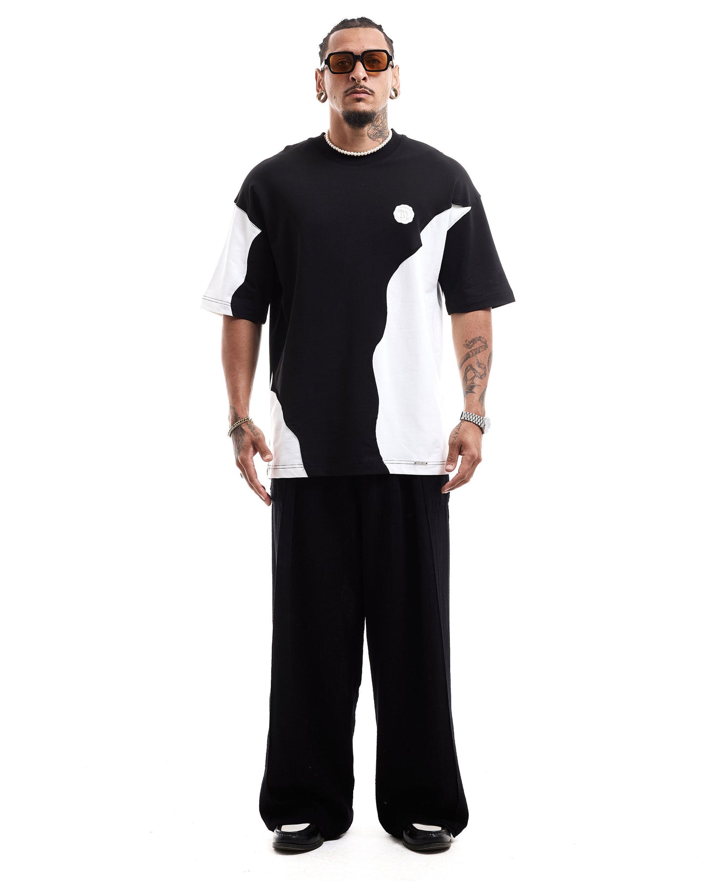 T-SHIRT " DISTRESSED STICTCH AND EMBROIDERED TEE "